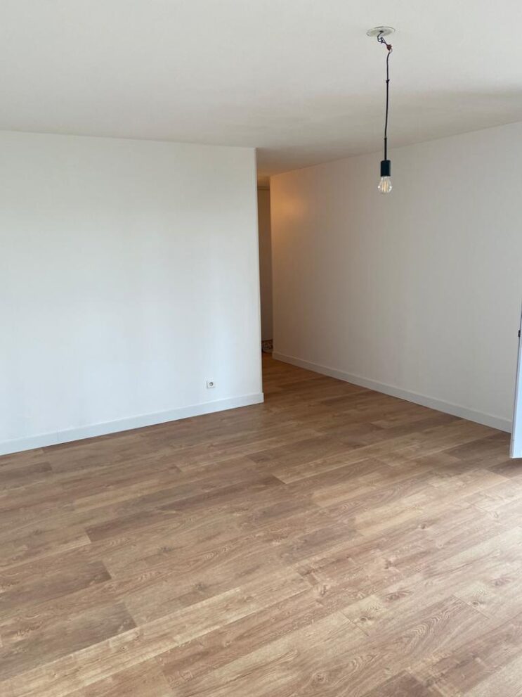 salle à manger rénover à toulouse avec parquet couleur chene